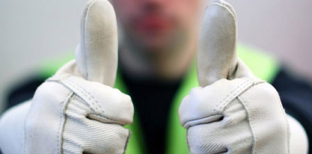 La importancia de usar guantes.