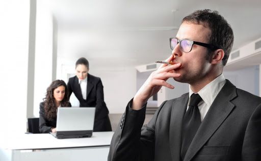 Drogas en el mundo laboral: estudio detecta aumento del consumo entre trabajadores chilenos
