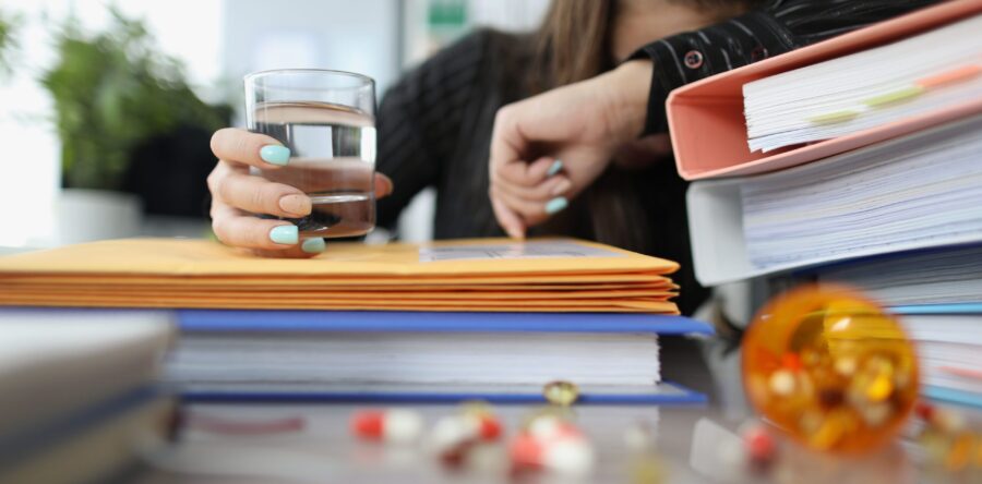 Las Drogas más Consumidas en Chile y Cómo Evitar su Consumo en la Empresa